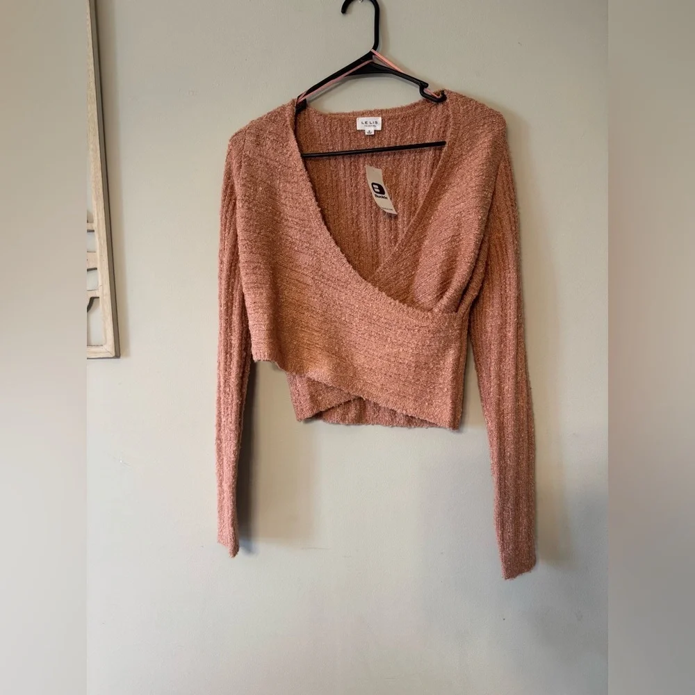 NWT BUCKLE
Le Lis Surplice Cropped Sweater - Picture 5 of 9
